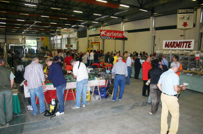 mostra-scambio-auto-e-moto-depoca-bastia-umbra-9-650x431