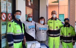 Campagna-Dona-la-Spesa-davanti-alla-Coop-di-via-Virgilio