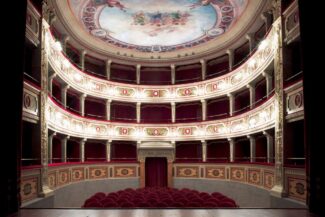 Teatro-Apollo-Mogliano-3-325x217