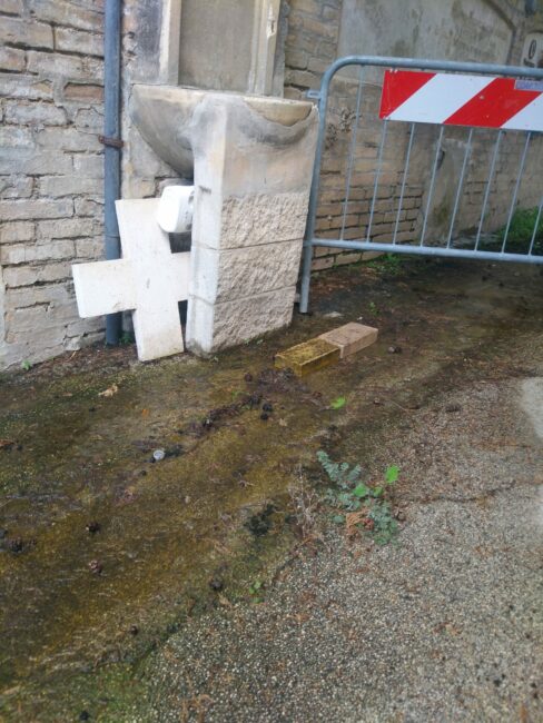 degrado_cimitero-2-488x650
