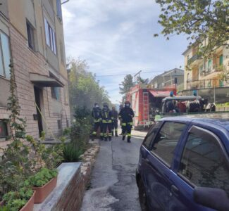 incendio-san-ginesio-via-costantini-2-e1602260674709-325x300