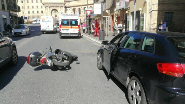 incidente-scooter-corso-cairoli-3-650x367