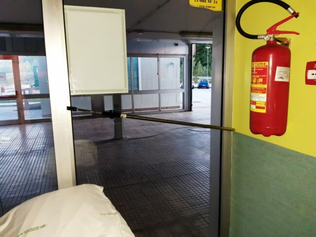 porta-rotta-ospedale-san-severino-1-650x488