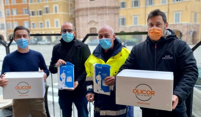 bar-centrale-tabaccheria-bonifazi-donazione-tute-protettive-e1606220057215-650x378