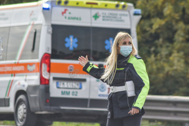 incidente-rotatoria-via-don-bosco-montecosaro-FDM-4-650x433