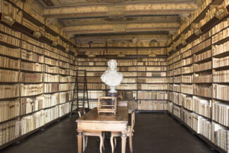 1Biblioteca-Leopardi-1-Copyright-Casa-Leopardi-325x217