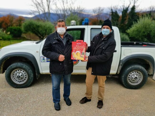 Anziani-Camporotondo-Natale-3-650x488