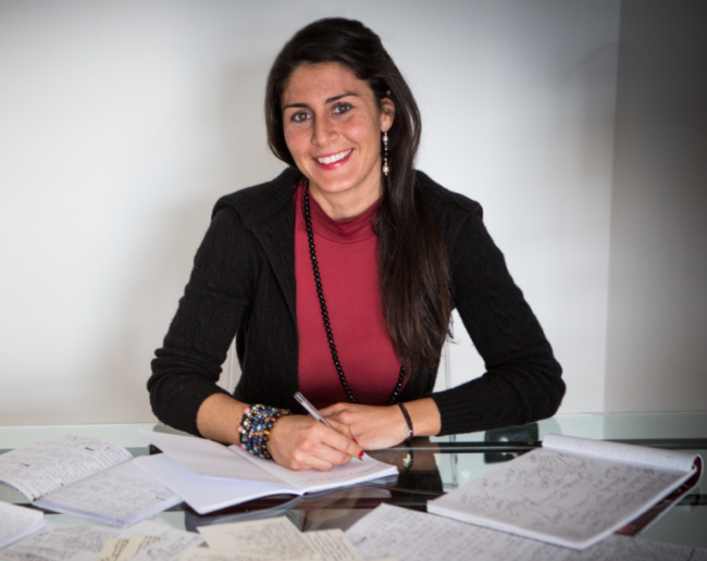 Fredericha-Taccari-mentre-scrive