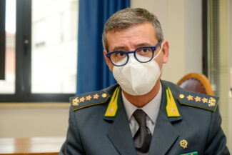 GuardiaFinanza_Comandante_FF-2-325x217