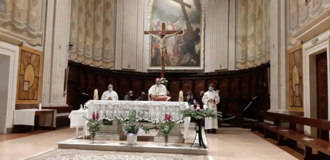 Vescovo-Marconi-celebra-la-messa-afam-