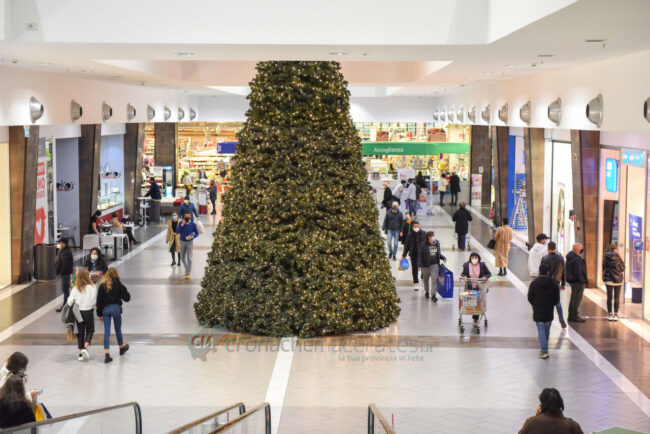 centro-commerciale-cuore-adriatico-natale-2020-covid-civitanova-FDM-1-650x434