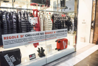 centro-commerciale-cuore-adriatico-natale-2020-covid-civitanova-FDM-8-325x217