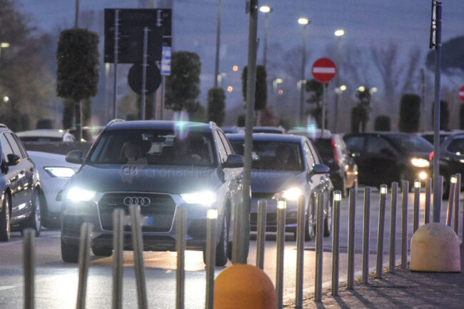 centro-commerciale-cuore-adriatico-traffico-natale-2020-covid-civitanova-FDM-13-650x433