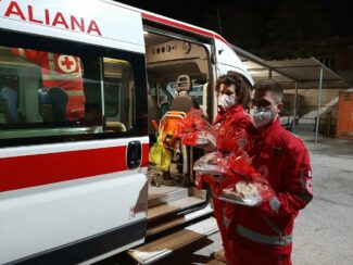croce-rossa-sonietta-pasti-caldi-2-325x244
