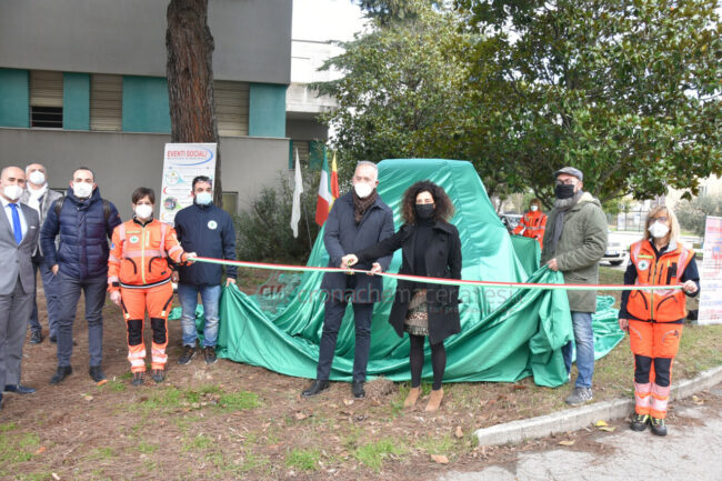 donazione-nuovo-mezzo-croce-verde-civitanova-FDM-3-650x433