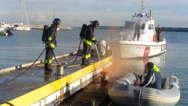 esercitazione-guardia-costiera-2-650x366