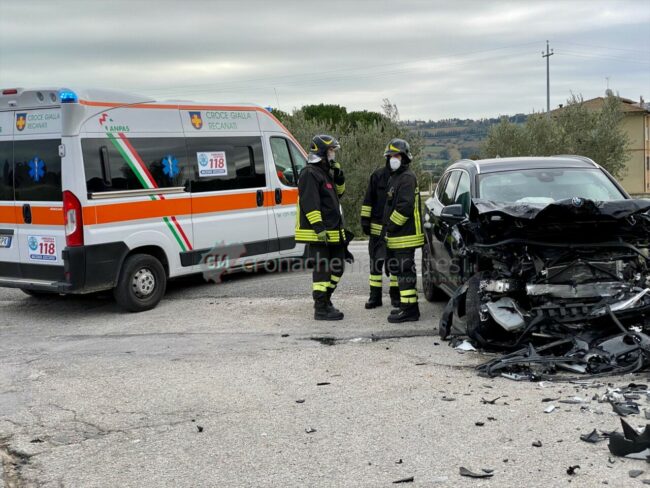 incidente-recanati-regina-auto-tir