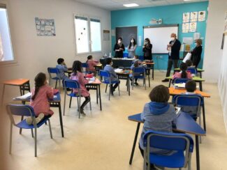 mascherine-studenti-caldarola-2-325x244