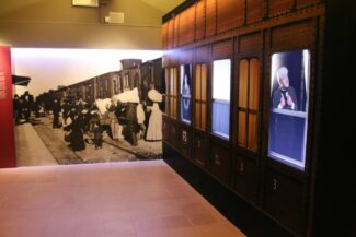 museo-emigrazione-recanati-3-325x217
