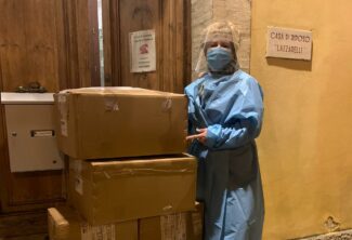 pacchi-casa-di-riposo-lazzarelli-e1607326949357-325x222