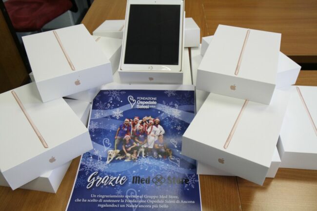 salesi-ipad-med-2-650x433