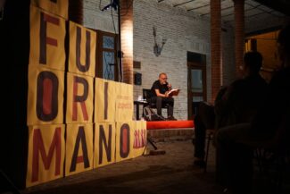 fuorimano