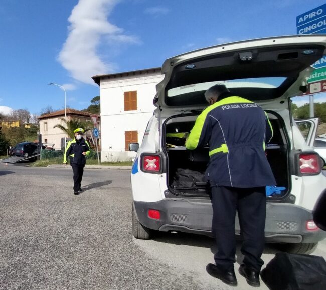 incidente-rotonda-san-severino-provinciale-361-2-650x579