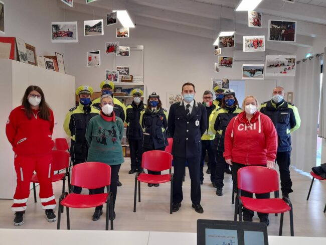 manovre-salvavita-polizia-locale-san-severino-2-650x488