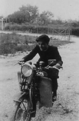 Don-Antonio-in-motocicletta