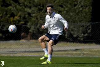Juventus-vrioni-ritorno-in-campo-post-infortunio-Twitter-1-325x217