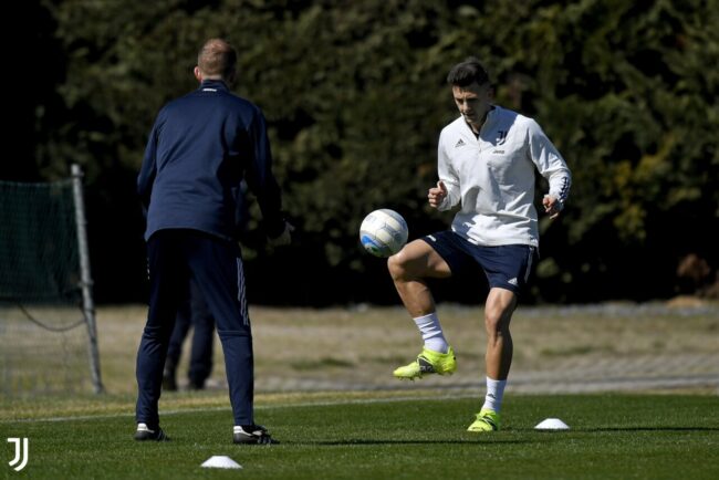 Juventus-vrioni-ritorno-in-campo-post-infortunio-Twitter-2-650x434