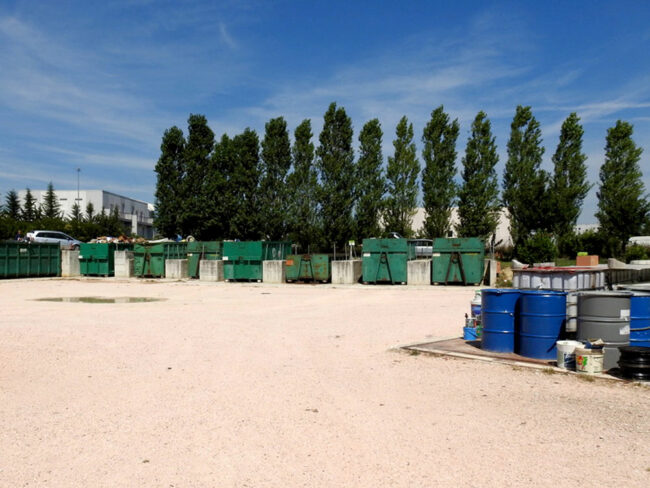 centro-raccolta-rifiuti-isola-ecologica-tolentino-1-650x488