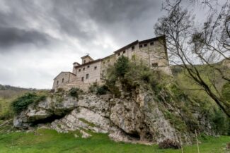 eremo-santa-maria-di-val-di-sasso