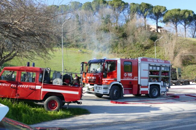 incendio-camion-tolentino-6-650x433