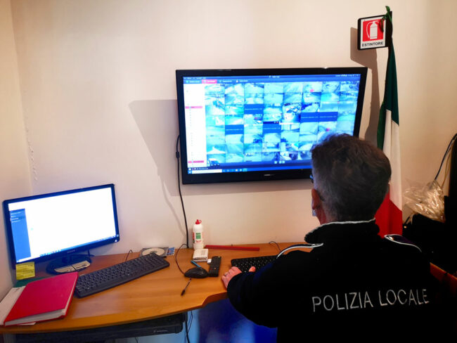 polizia-locale-videosorveglianza-tolentino-2-650x488