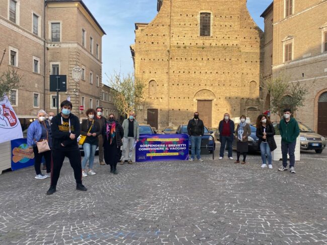 società-cura-sit-in