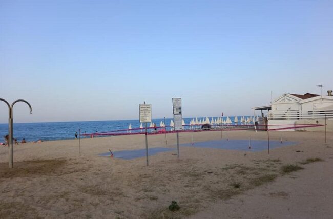 Area-attrezzata-disabili-sul-lungomare-sud-Porto-Recanati-1-650x427