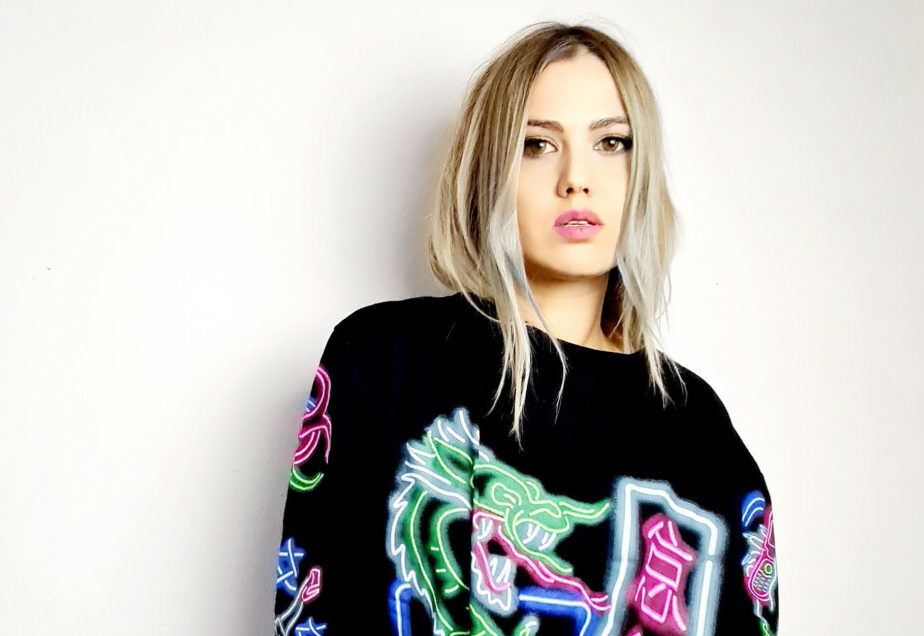 Beatrice Antolini in piazza Vittorio Veneto apre la Controra di Musicultura - Vimarsana News