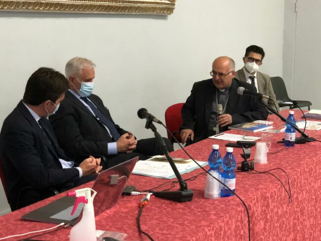 Intervento-al-Tavolo-di-mons.-Massara