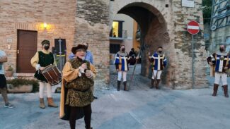 Passeggiata-Montolmo-5-325x183