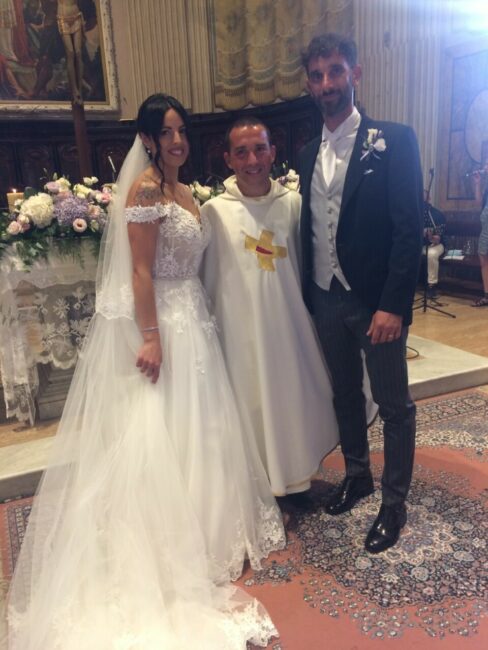 Serrani-sposato-da-don-Barbaresi-1-488x650