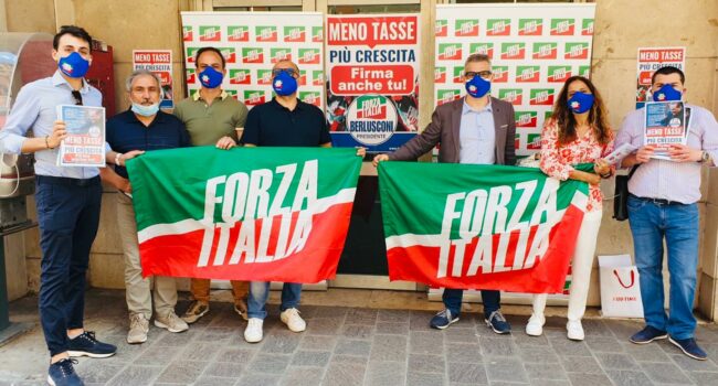 gazebo-forza-italia-2-650x350