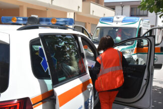 intervento-soccorsi-e-carabinieri-via-castelfidardo-civitanova-FDM-1-325x217