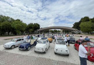 raduno-auto-fiat-500-depoca-varco-sul-mare-civitanova-FDM-7-325x224