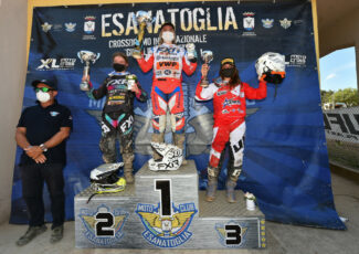 003_women_podium_Valk1_VanDerVlist2_Galvagno3-325x230