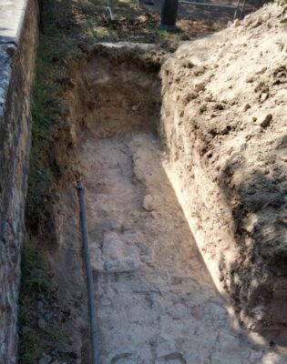 Le-mura-venute-alla-luce-nel-corso-dei-lavori-alla-Rocca-dei-Borgia-a-Camerino