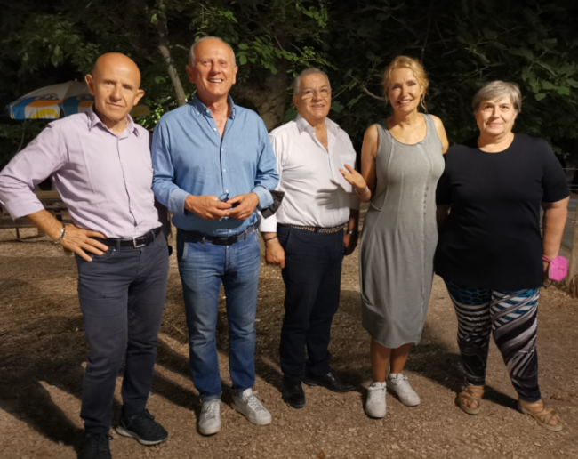 Licia-Colo-con-i-rappresentati-di-Caldarola-e-Cessapalombo-e-lUnione-Montana-dei-Monti-Azzurri