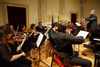 Lorenzo-Di-Bella-e-Sinfonietta-Gigli-b
