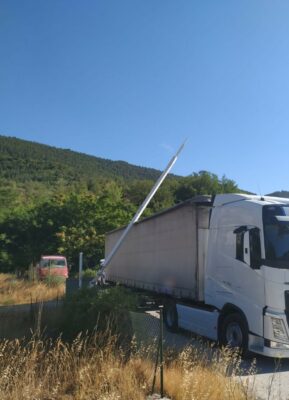 autoarticolato_bloccato_passaggio_livello-2-289x400