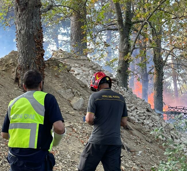 incendio-camerino-2-e1625940470591-650x594